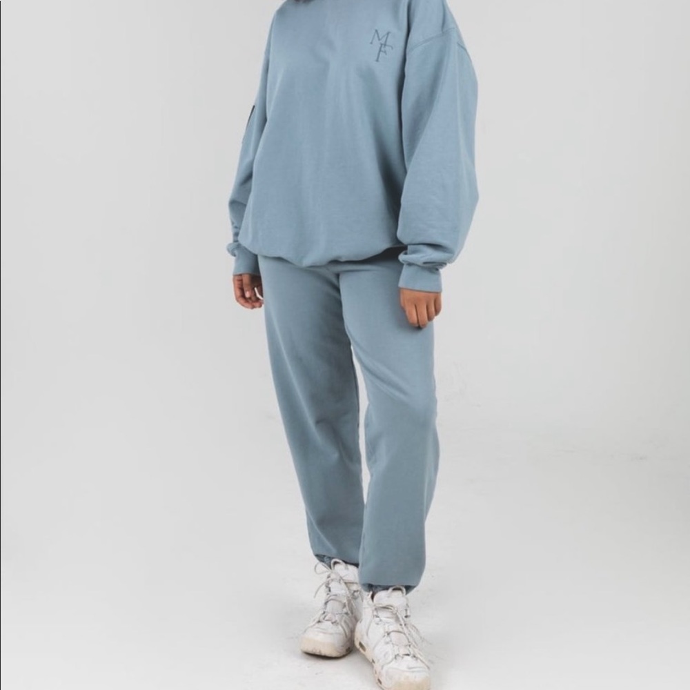 The Essentials Utopia 001. Sweatpants & The Essentials Utopia 001. Crewneck